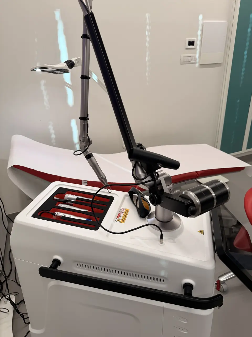Apparecchiatura laser in ambulatorio